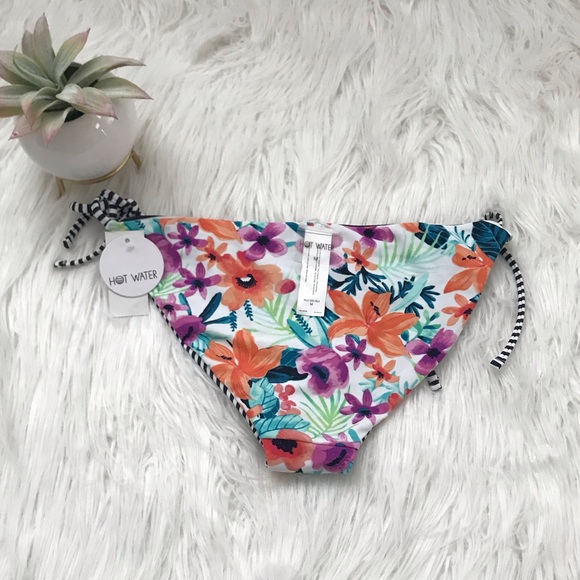 💕3 for $20!💕 Reversible Bikini Bottoms - Picture 5 of 7